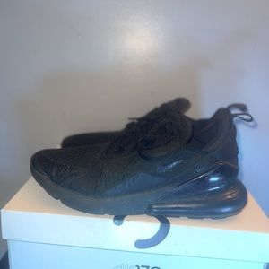 Air Max 270 size 9.5